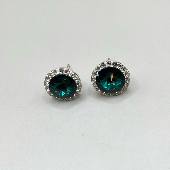 Sterling Silver Green Gemstone Earrings - Picture 2 of 4